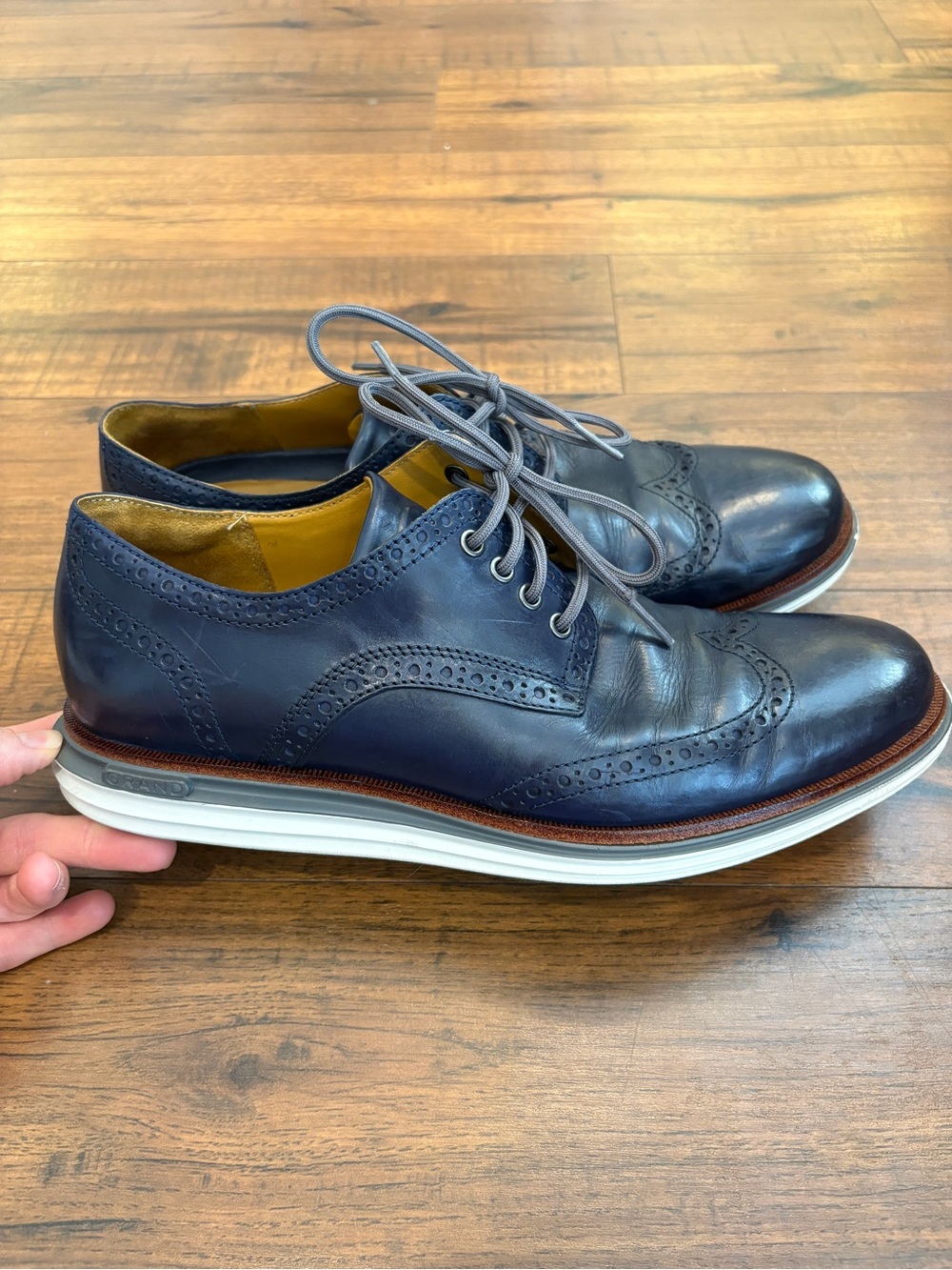 Cole Haan Original Grand Mens 9.5 Navy Blue Leather Wingtip Oxford Shoes Brogue